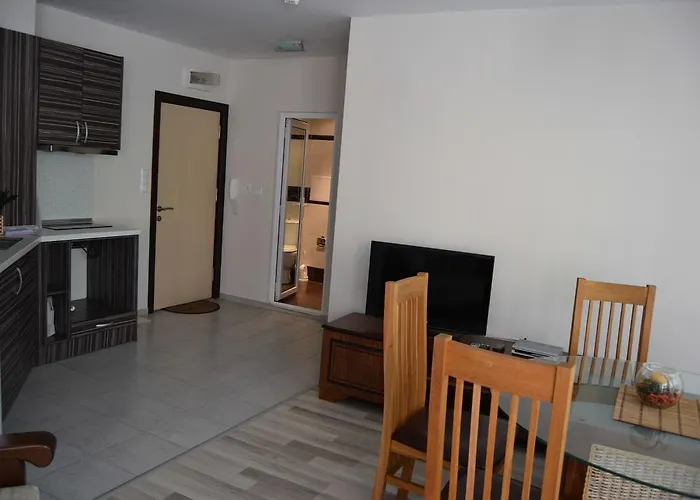 Admiral Plaza Апартаменты