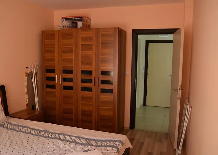 Admiral Plaza Апартаменты