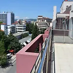 Admiral Plaza 아파트