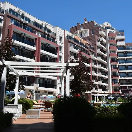 Admiral Plaza