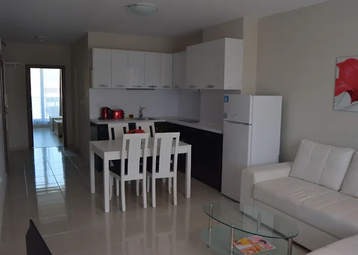 Admiral Plaza 公寓