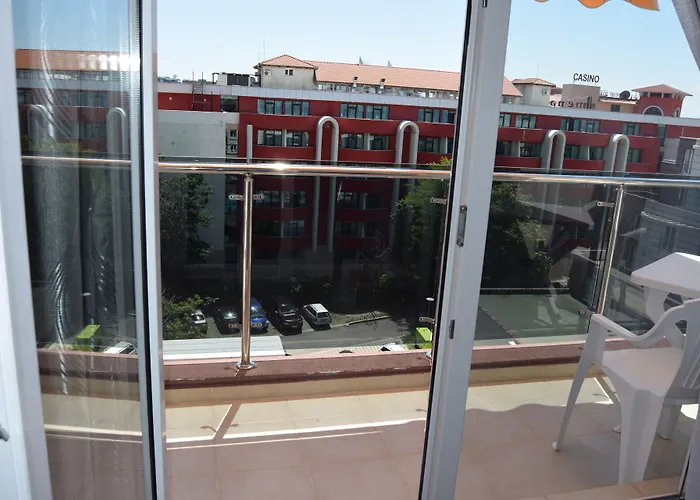 公寓 Admiral Plaza 阳光海滩