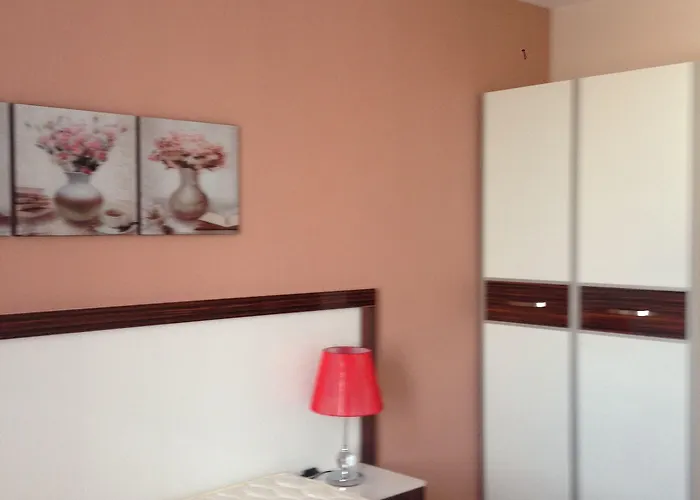 Admiral Plaza 公寓 *