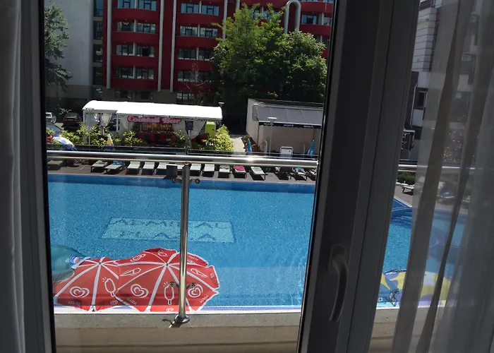 公寓 Admiral Plaza 阳光海滩