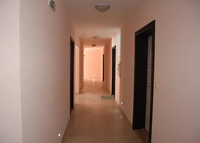 Admiral Plaza 公寓