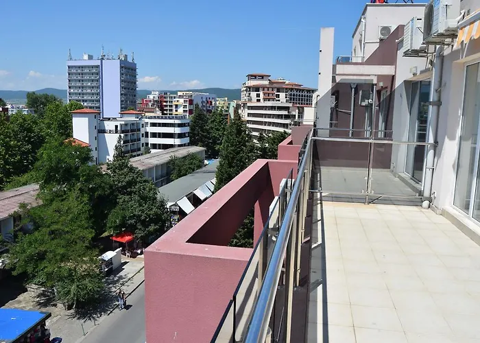 Admiral Plaza 公寓